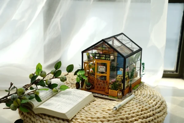 Robotime DIY House con Muebles – Sala de Estudio & Café